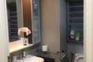 近湖畔地铁站超大主人房低价出租