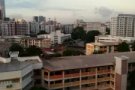 方阿姨家庭式打扫，烫衣，从事多年，承包政府组屋，公寓，办公室，可以长期合作，