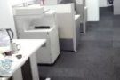 地点卓越！近 加冷MRT,办公设备齐全，良好装修！院里大停车场