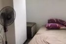 花拉公园这边有小普通房一间、3分钟到地铁站！附近有大型商场、超市！多个巴士站！进