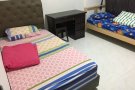 1分钟就到海军部地铁站有普通房出租，搭房也可以，限女生请电：91505796。