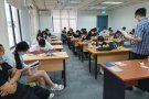本地学院政府注册，有英文，大专，研究生，硕士辅导班！