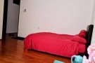 实龙岗地铁站5分钟豪华洋房主人房出租2300普通房1300