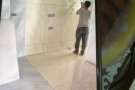 室内装修，专业贴瓷砖，卫生间翻新，水电安装，提供3 D效果图，店铺翻新。塑胶地板，家具