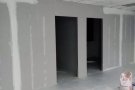 专业室内装修粉刷：油漆，做隔间，墙面补平，修补墙体起皮脱落，维修墙体开裂，天花板