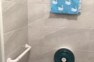 蔡厝港德惠113有特大房间出租，只租一个上白班男生。月租：650。包水电网不能煮