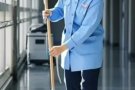 晓专业清洁退房打扫办，办公室打扫，家庭打扫，烫衣服，美容院打扫，有多年打扫专业经验，让你的家庭清洁如新