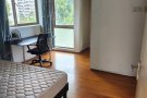 实龙岗地铁站商场5分钟，巴士站就在门口，豪华半独立洋房，超大主人房出租1650/1700/1800空调家具齐全有阳台，
