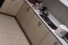 马里士他公寓普通房急招一名女士合租：83893467