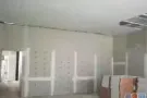 专业为二房东隔间，价钱绝对合理，做工时不影响邻居，可以做通风窗户，不打洞。 无噪