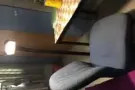 电脑椅和立式万向灯 隔间屏封单人床垫