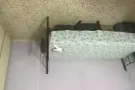有一个女床位出租