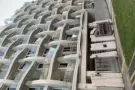 亚龙14巷升松超市对面白色新公寓有超大间主人房和普通房出租，可报地址