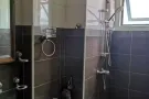 芽笼44巷有女搭房250随时入住  可以煮  包水电网空调  到地铁站只需五分钟