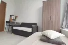 花拉公园公寓 带沙发超大飘窗拎包入住
