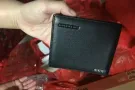 新加坡的朋友们 因为疫情的原因导致不可以开店 本店的女士包包男士真皮钱包 便宜出