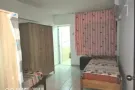 淡滨尼地铁站附近有主人房三人间女孩床位出租。干净整洁清静。合法人数。