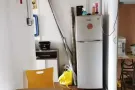 牛车水地铁1分钟。单间全包随时入住。可本屋地址。