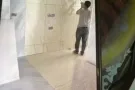 室内装修，专业贴瓷砖，卫生间翻新，水电安装，提供3 D效果图，店铺翻新。塑胶地板，家具