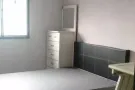 双人床