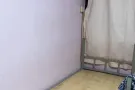 勿洛南有女搭房，四人间，有冷气，可以煮，随时入住