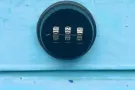 专业开锁，换锁，维修，电子锁，保险箱，车门等81529988