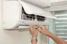空调漏水彻底清理+$10，喷枪深度清洗$20，全岛优惠，电话96938913，正规公司可开票华人师傅