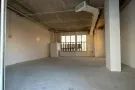 位于海军部和三巴旺之间有3间全新仓库短租