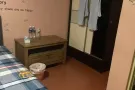 海军部地铁站大牌683，走路2分钟。普通房有空调，可夫妻，可合租。水电网可煮。7月31号入住