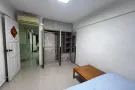 步行两分钟可到达淡滨尼地铁站和巴士转换站，有间普通房出租