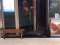 本店急招女按摩師一名，$2500以上，有新加坡按摩文憑的優先