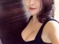 美麗年輕女性按摩師手藝精湛