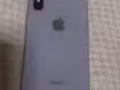 卖一个iPhone X或iPhone 7