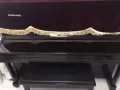 八成的钢琴出售