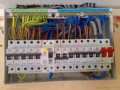專業電工 / 裝修（88092690）:拉線，電箱，跳電，安裝燈具/風扇/插座