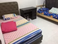 1分鐘就到海軍部地鐵站有普通房出租，搭房也可以，限女生請電：91505796。