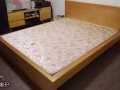 全新實木床和書桌低價出售
