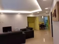 4分钟步行到地铁站（黄线）