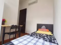 无中介费！红线/多美歌   普通房   带泳池健身房   无屋主可煮   可申报地址   靠近市中心   交通便利