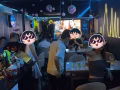 新加坡市中心酒吧招酒水销售女招待