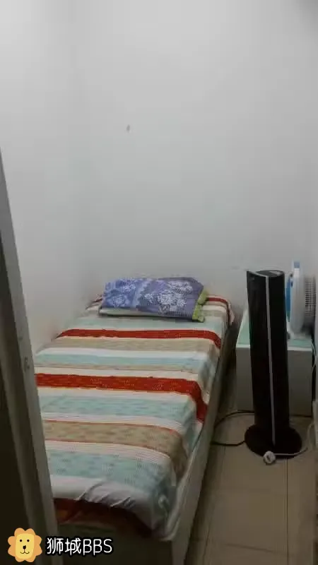 花拉公园地铁站2分钟 有干净 干净的女搭房 非中介 无房东 整套高档公寓住六人 新加坡farrer Park 花拉公园单房间出租